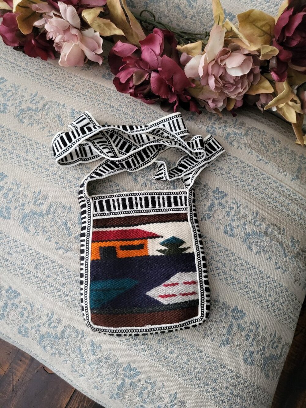 Vintage Peruvian Wool Tapestry Crossbody Bag Woven South American Boho Purse